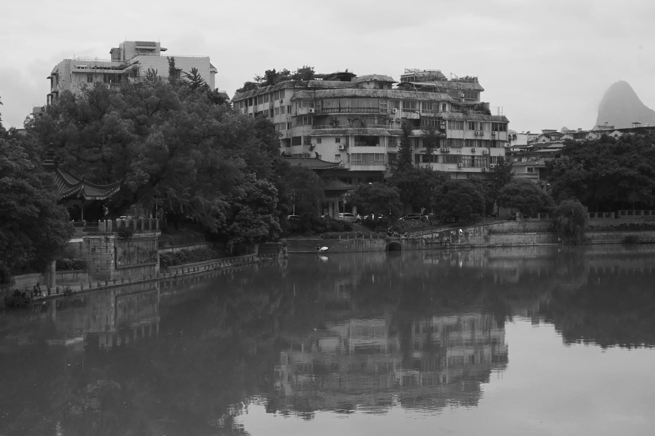 Guilin 05, 2026 — Fotografia digitale, bianco e nero